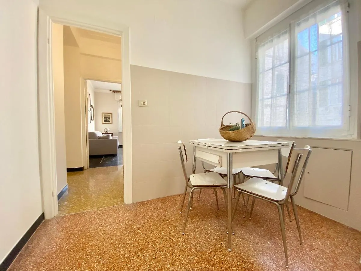 Apartment Casaviva- Ampio Appartamento Nei Vicoli Di Genova Italy